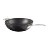 Le Creuset Wokpfanne Mit Zusatzgriff 1 Le Creuset Wokpfanne Mit Zusatzgriff -Le Creuset Store 514110 01 1 ProductImageMain d6d7d82c76