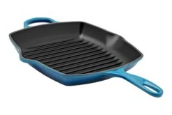 Le Creuset Signature Grillpfanne/Skilletquadratisch, 26 Cm, Azurblau 8 Le Creuset Signature Grillpfanne/Skilletquadratisch, 26 Cm, Azurblau -Le Creuset Store LC20183262200422 03 lecreuset