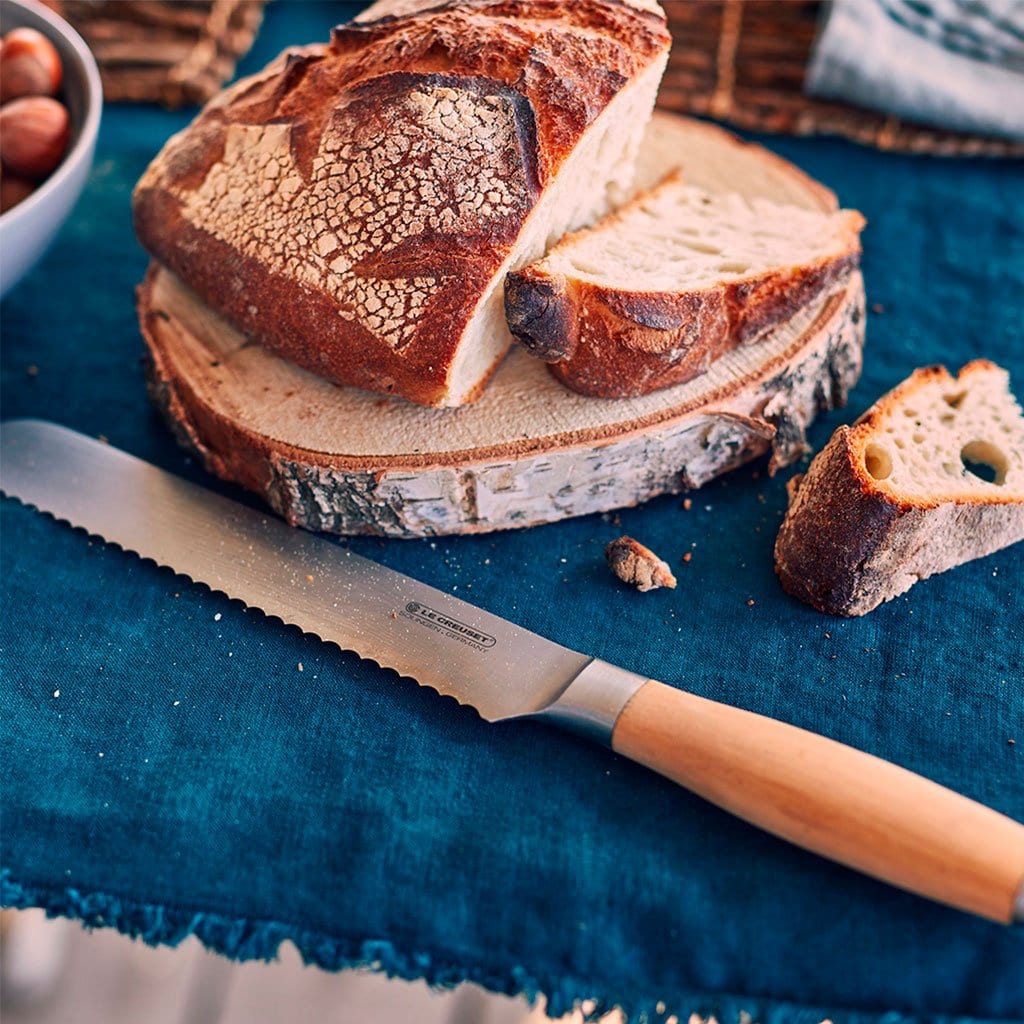 Le Creuset Store -Le Creuset Store Cuchillo para Pan Le Creuset de acero damasco