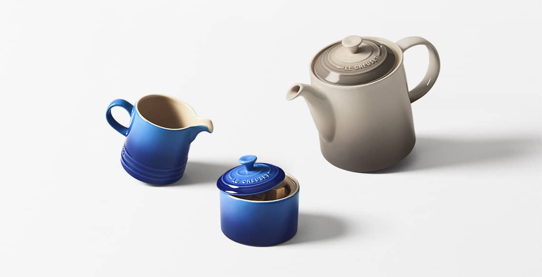 Le Creuset Store -Le Creuset Store grand teapot